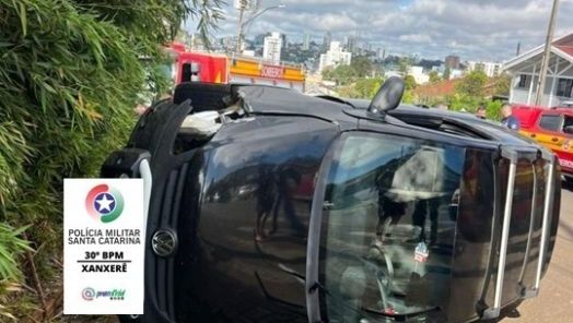 Mulher fica ferida após colisão entre dois veículos em Xanxerê