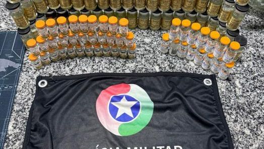 PMRv apreende medicamentos e anabolizantes escondidos em poltronas de ônibus em Bom Jesus