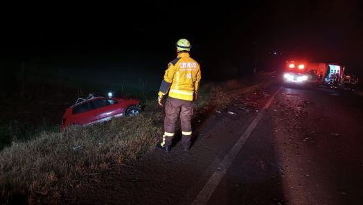 Colisão frontal entre CrossFox e ônibus deixa um morto e um ferido em Bom Jesus