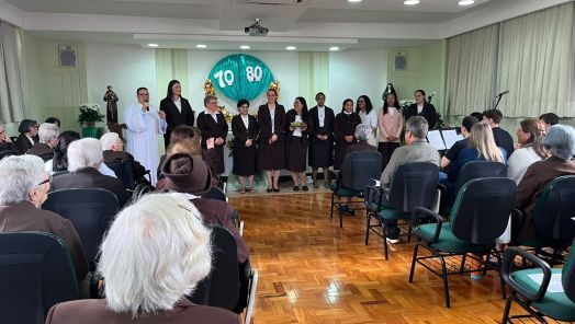 Diretora do HRSP participa de celebração que homenageou religiosas por até 80 anos de consagração