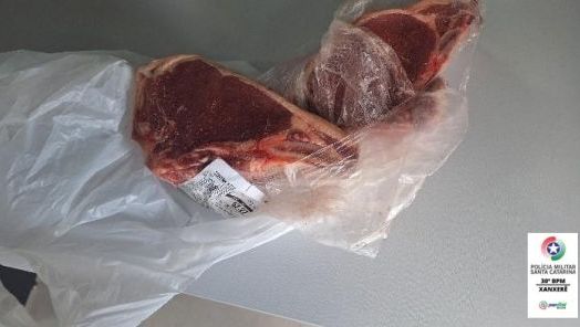 Homem é conduzido à delegacia após furtar cerca de 2 kg de carne em supermercado de Xanxerê
