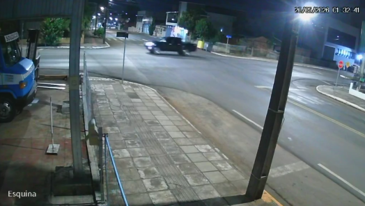 VÍDEO: Caminhonete Hilux é furtada durante a madrugada no centro de Xanxerê 