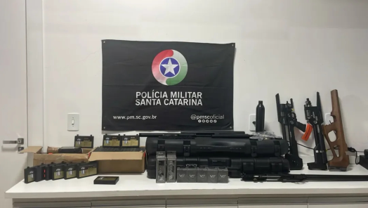 Armas de pressão e equipamentos eletrônicos são apreendidos na SC-480, em Chapecó