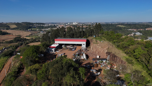 VÍDEO: A empresa Beto Comércio de Sucatas está realizando adequações no acesso à empresa, próximo à BR-282