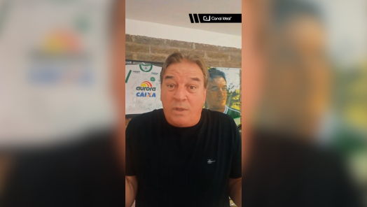VÍDEO: narrador Ivan Carlos anuncia demissão após episódio que repercutiu na Arena Condá