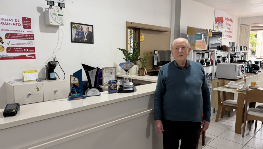 VÍDEO: homenagem a quem fez do comércio uma história de vida