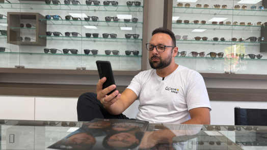 VÍDEO: Seu óculos tá pedindo socorro? Na Unika tem 20% OFF em armações