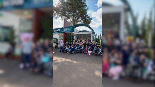 VÍDEO: o estande do Sicoob na ExpoFemi recebeu a visita especial dos alunos da APAE Xanxerê