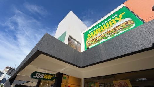 VÍDEO: A Luzia conheceu o Subway e já aproveitou o Dia do 30!