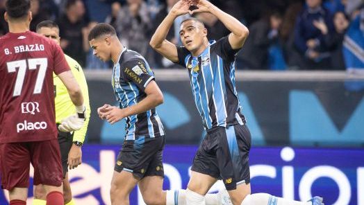 Grêmio vence o Santos, Inter perde e Chapecoense segue afundada no Z-4 do Brasileirão