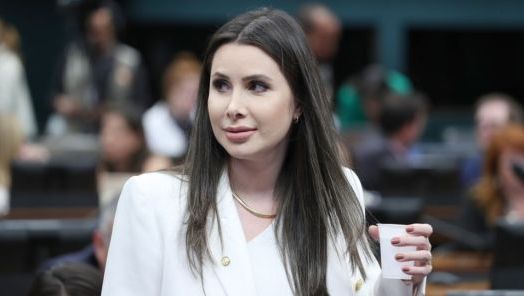 Eleições 2026: Carol De Toni lidera intenção de votos ao Senado em Santa Catarina; Carlos Bolsonaro aparece em segundo lugar