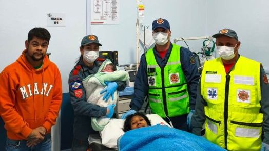 Bebê nasce dentro de casa antes da chegada dos bombeiros em Piratuba