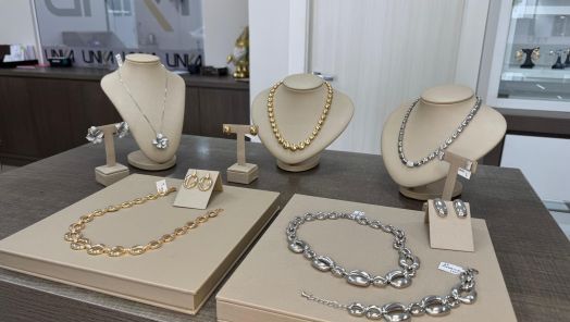 Unika Ótica e Joalheria apresenta sugestões de presentes para acertar no amigo-secreto e nas festas de final de ano