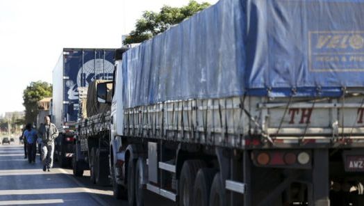 Caminhoneiros ameaçam greve nacional por alta do diesel e pressionam governo