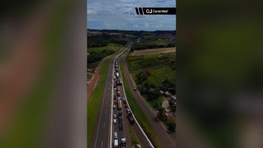 VÍDEO: As imagens de drone mostram a formação de filas na BR-282, em Xanxerê