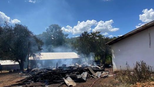 Incêndio atinge galpão e residência no interior de município do Oeste
