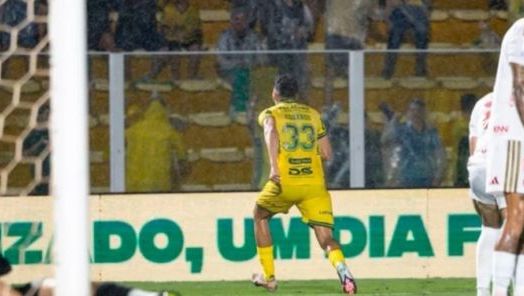 Internacional perde para o Mirassol por 2 a 0 e segue na zona de rebaixamento