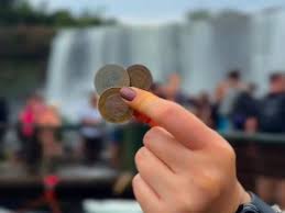 VÍDEO: Mais de 300 quilos de moedas são retirados das Cataratas do Iguaçu
