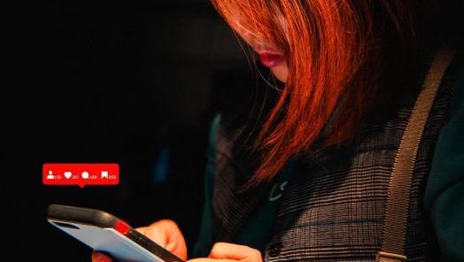 Sogra que atacou nora em redes sociais por conta do neto é condenada por danos morais