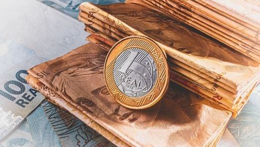 Salário mínimo poderá chegar a R$ 1.741 em 2027, projeta governo