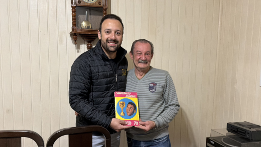 VÍDEO: álbum completo da Copa de 1970 é preservado há mais de 50 anos