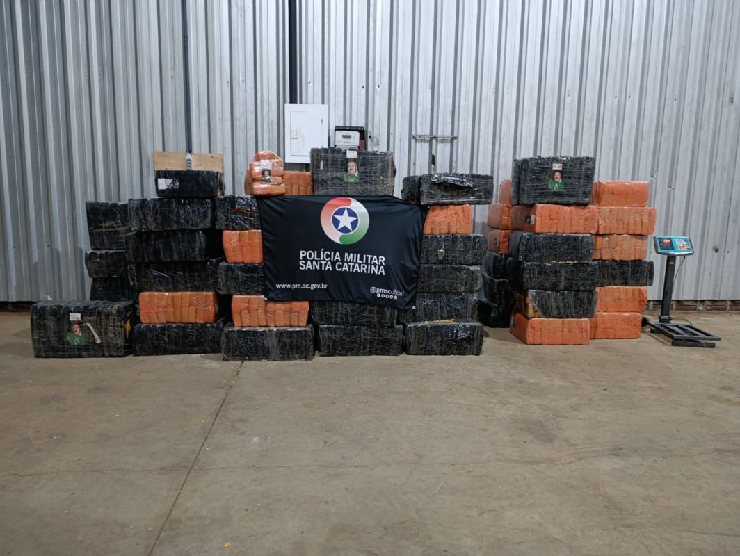 Polícia Militar localiza depósito com quase duas toneladas de maconha no Oeste 