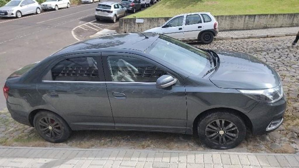 Homem é preso cinco anos após alugar carro e não devolver, no Oeste