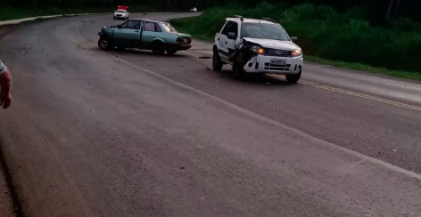 Motorista é ejetado do veículo após grave colisão na BR-282, no Oeste 