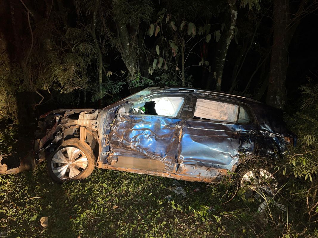 Carro é encontrado fora da pista na BR-282, no Oeste