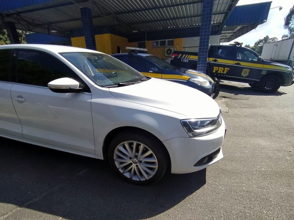 Adolescente, de 14 anos, “rouba” carro do pai para viajar escondido do Paraná para o litoral catarinense