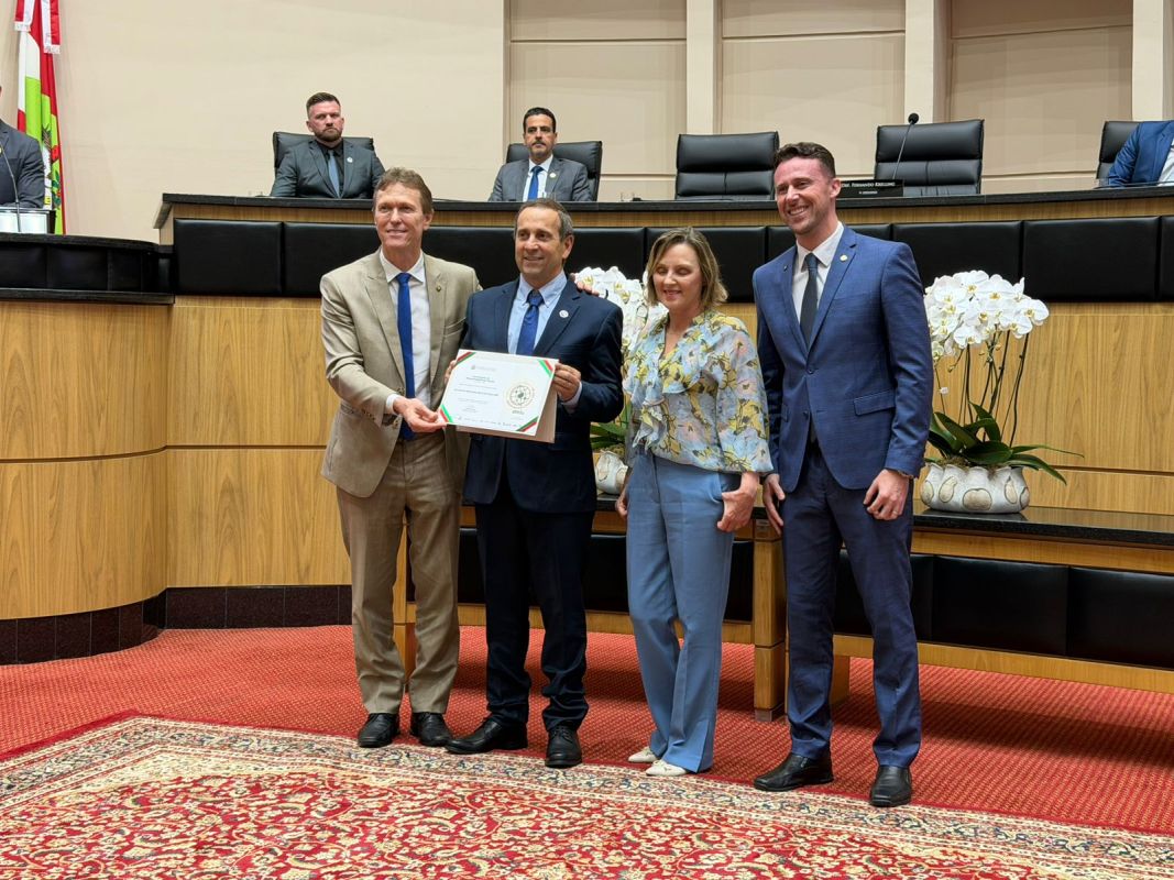 Alcaplas faz história em 2025 e conquista dupla vitória inédita em sustentabilidade e responsabilidade social em Santa Catarina