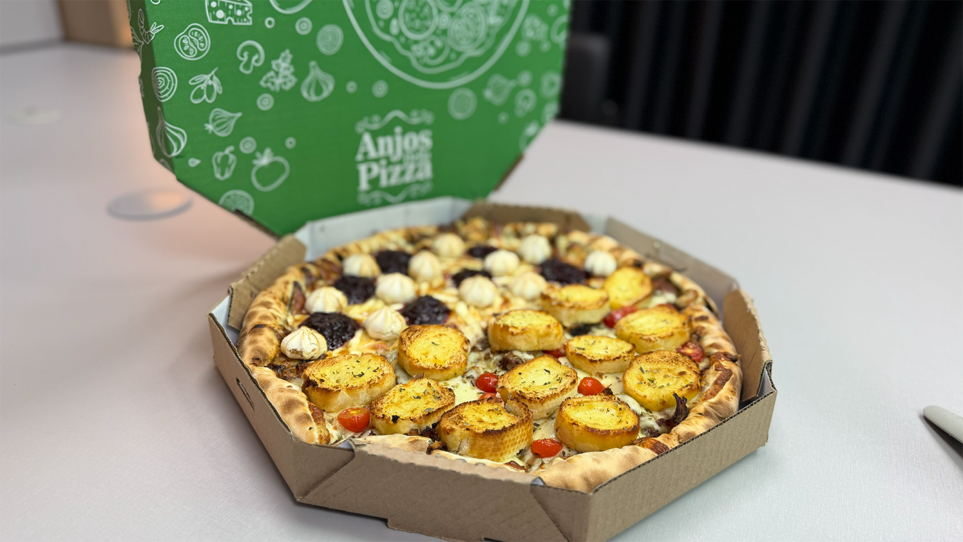 VÍDEO: Tem novidade na Anjos Della Pizza: pizza de Cheesecake de Frutas Vermelhas