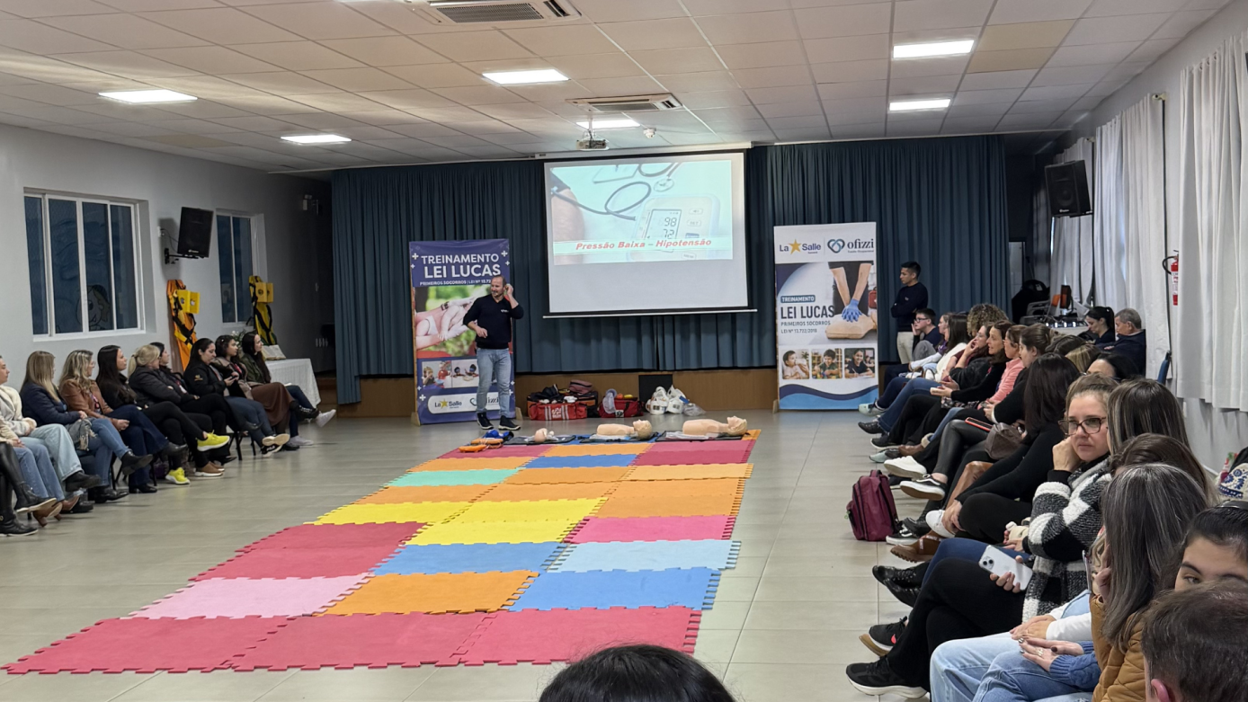 VÍDEO: Ofizzi capacita equipe do La Salle em treinamento de primeiros socorros