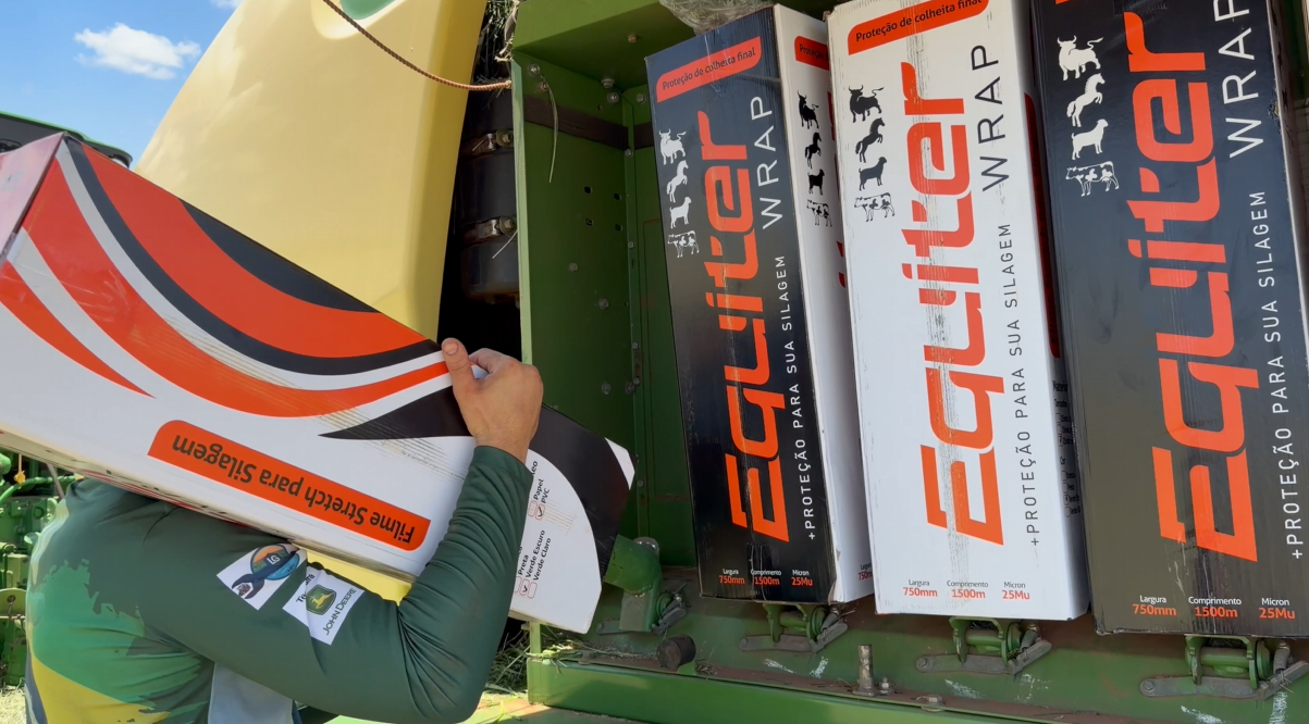 VÍDEO: confira o processo de produção de feno e pré-secado com os produtos da Equiter Wrap