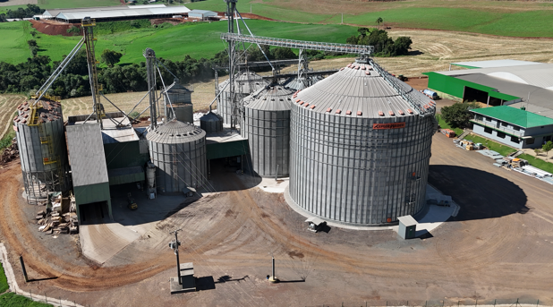 VÍDEO: falta de silos preocupa setor com safra recorde no Brasil