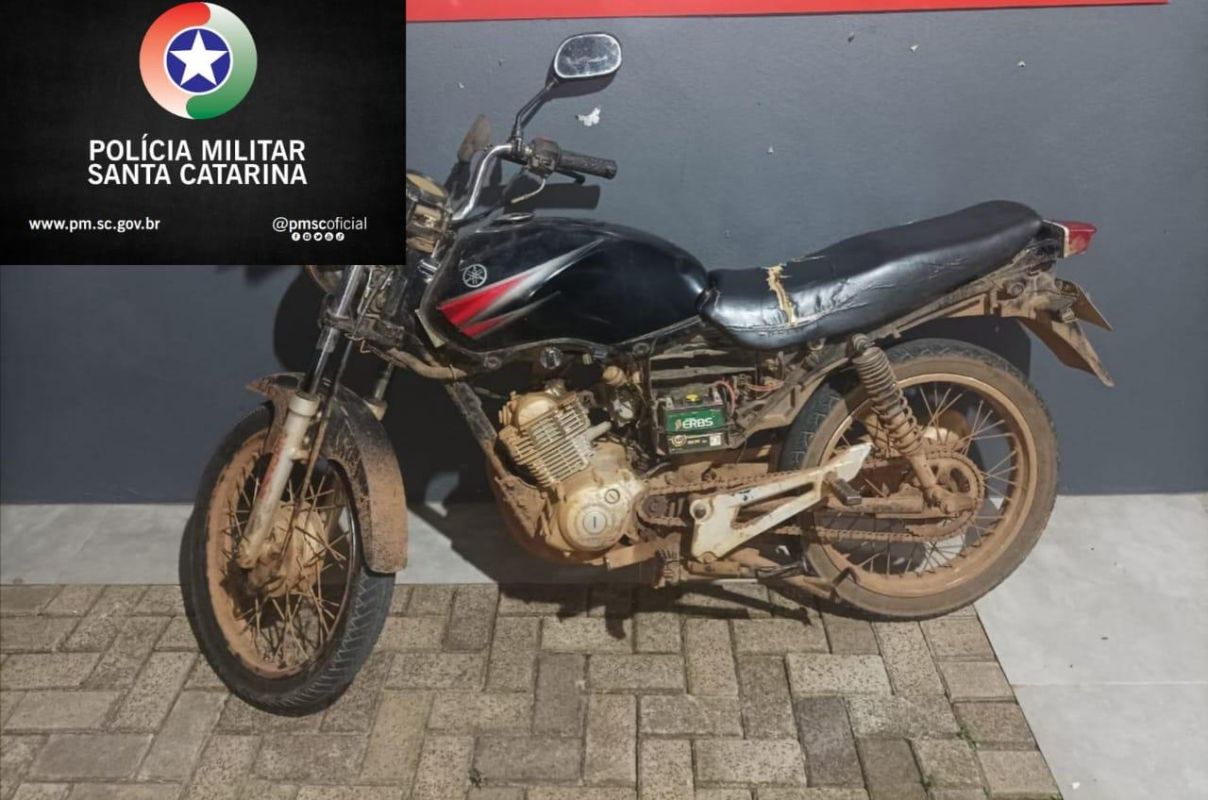 Homem é abordado com motocicleta furtada, no Oeste