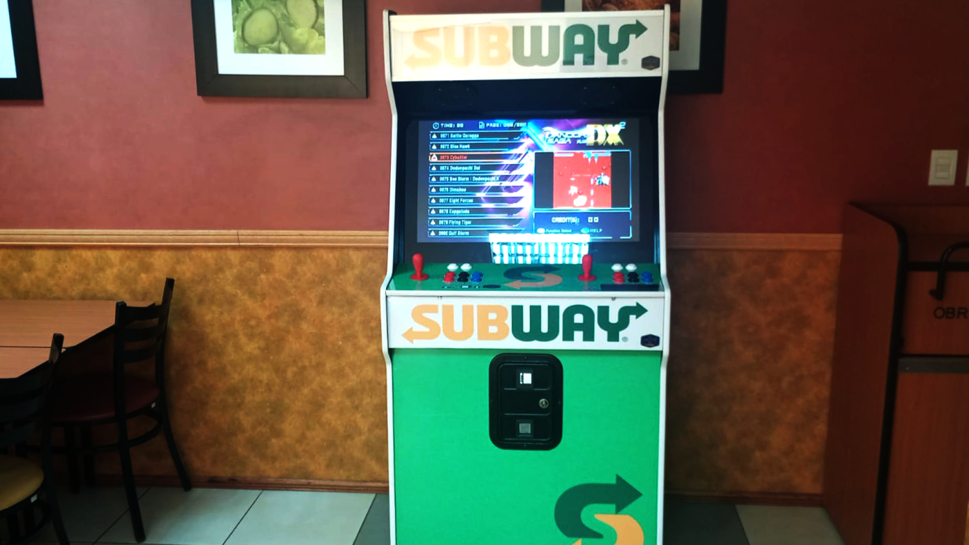 VÍDEO: Quem será que leva a melhor no fliperama do Subway?
