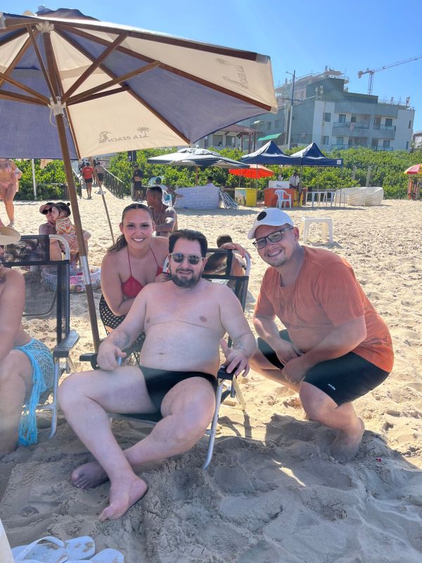 VÍDEO: dupla Mateus e Gabriela encontra cantor Marrone e compartilha momento emocionante nas redes sociais 