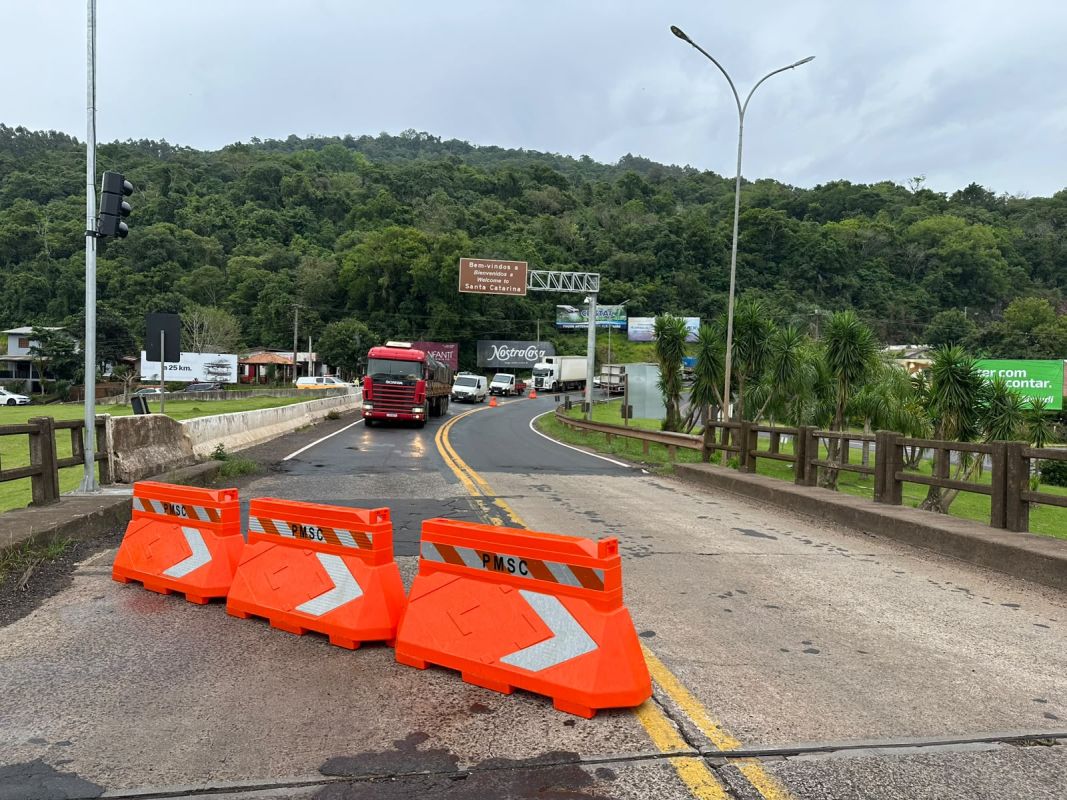 VÍDEO: Ponte do Goio-Ên opera em meia pista entre SC e RS