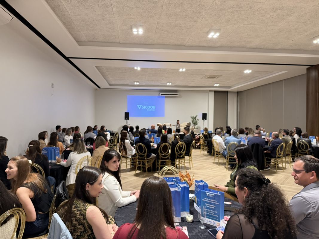 VÍDEO: 10ª edição do Encontro Empresarial destaca mudanças da NR1 e fatores psicossociais com apoio do Sicoob Credimoc