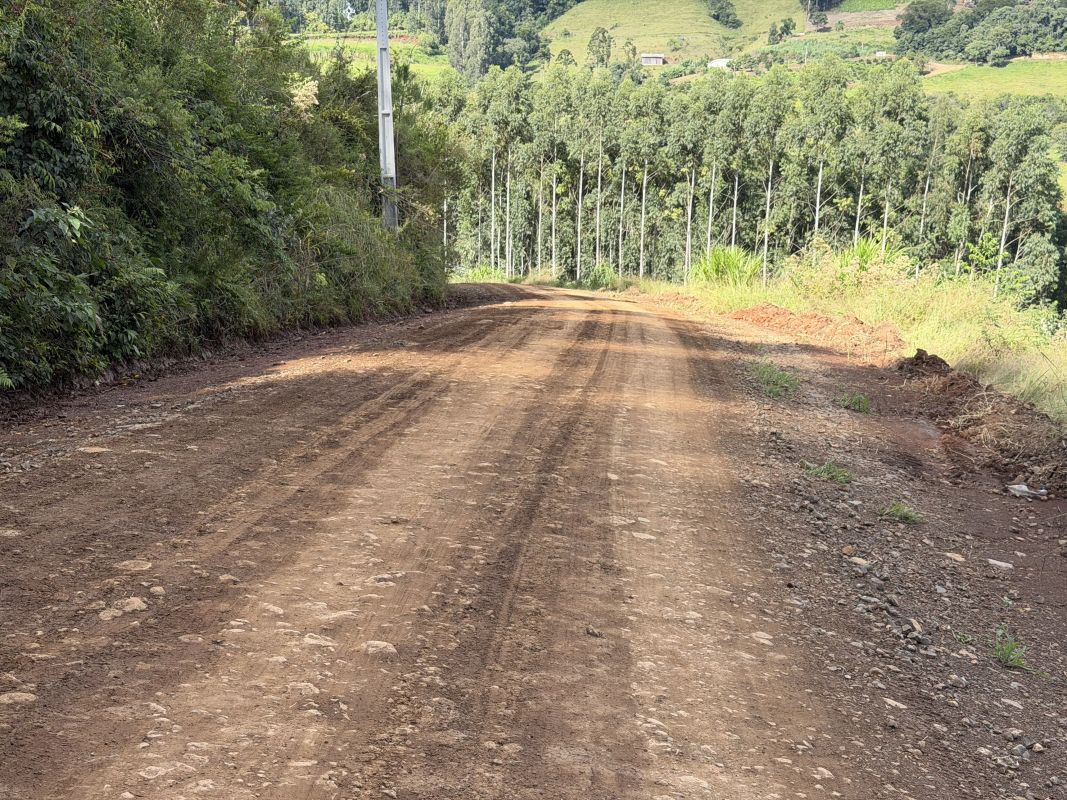 VÍDEO: Após reclamações de moradores, fomos até a estrada que dá acesso à Linha Rodrigues, em Xanxerê, para mostrar a situação