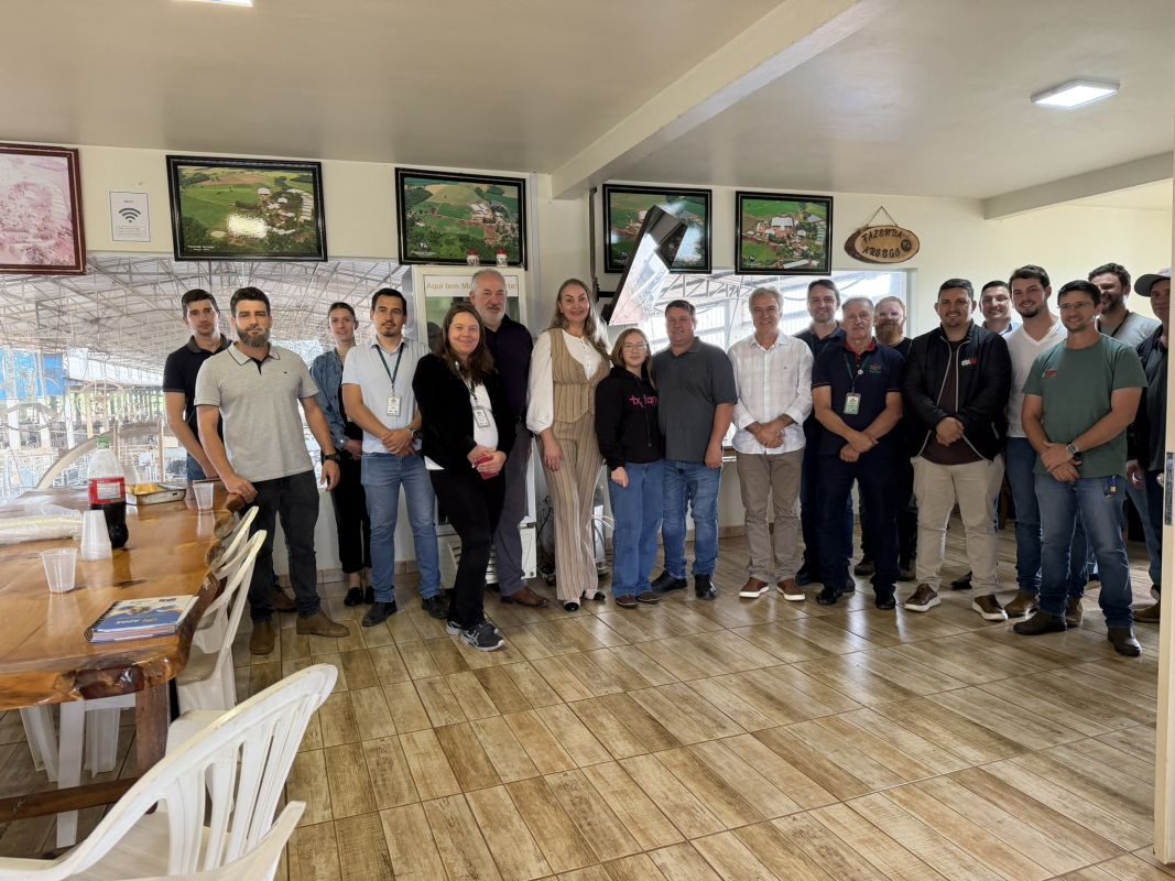  Crise do Leite: Deputada Daniela Reiner participa de reunião em Xanxerê para tratar do tema