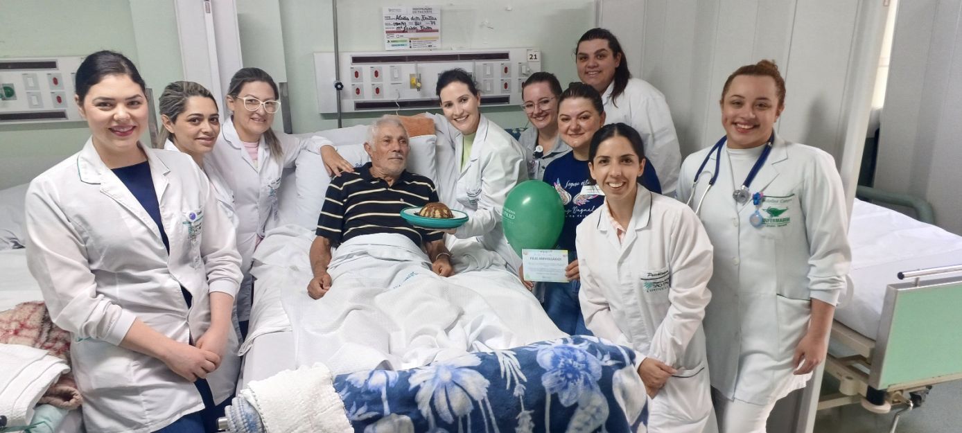 Paciente internado no HRSP em Xanxerê recebe festa de aniversário surpresa