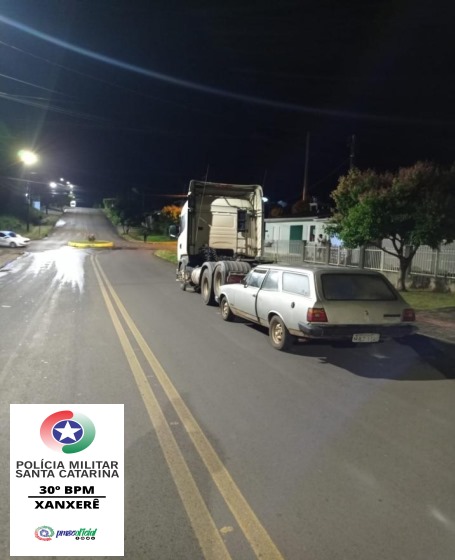 Motorista embriagado colide contra caminhão estacionado no bairro Colatto em Xanxerê