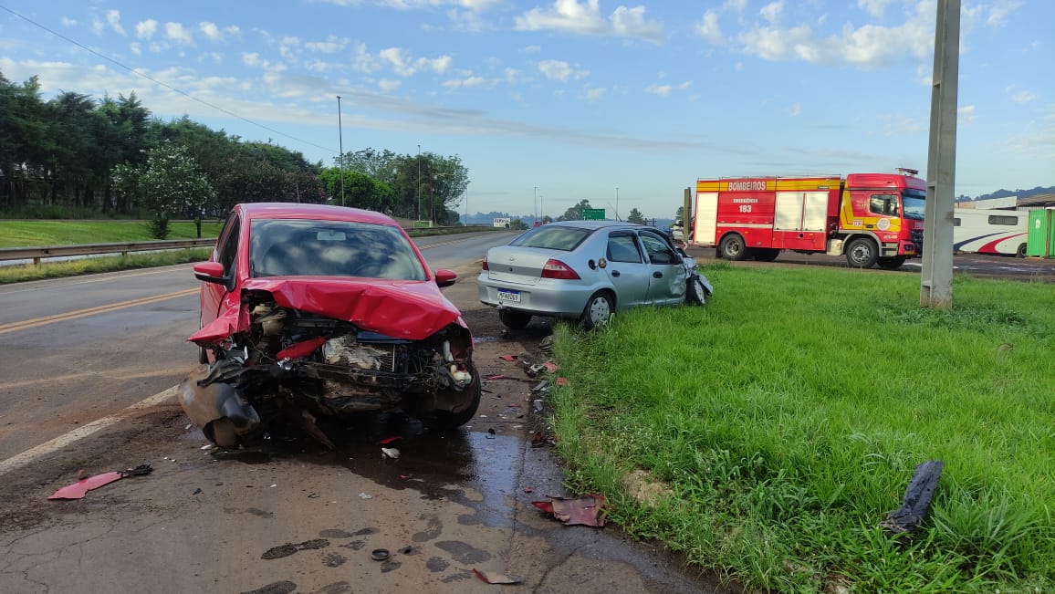 Duas Pessoas Ficam Feridas Em Colisão Frontal Registrada Na Br 158 No Oeste 