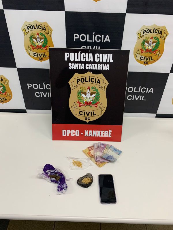 Adolescente é detido por corrupção ativa ao oferecer dinheiro para policiais civis o liberarem, em Xanxerê