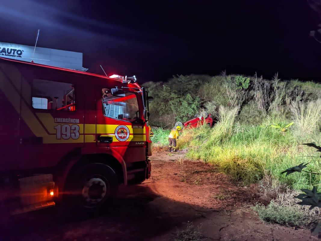 Homem fica gravemente ferido após capotamento na BR-282, no Oeste