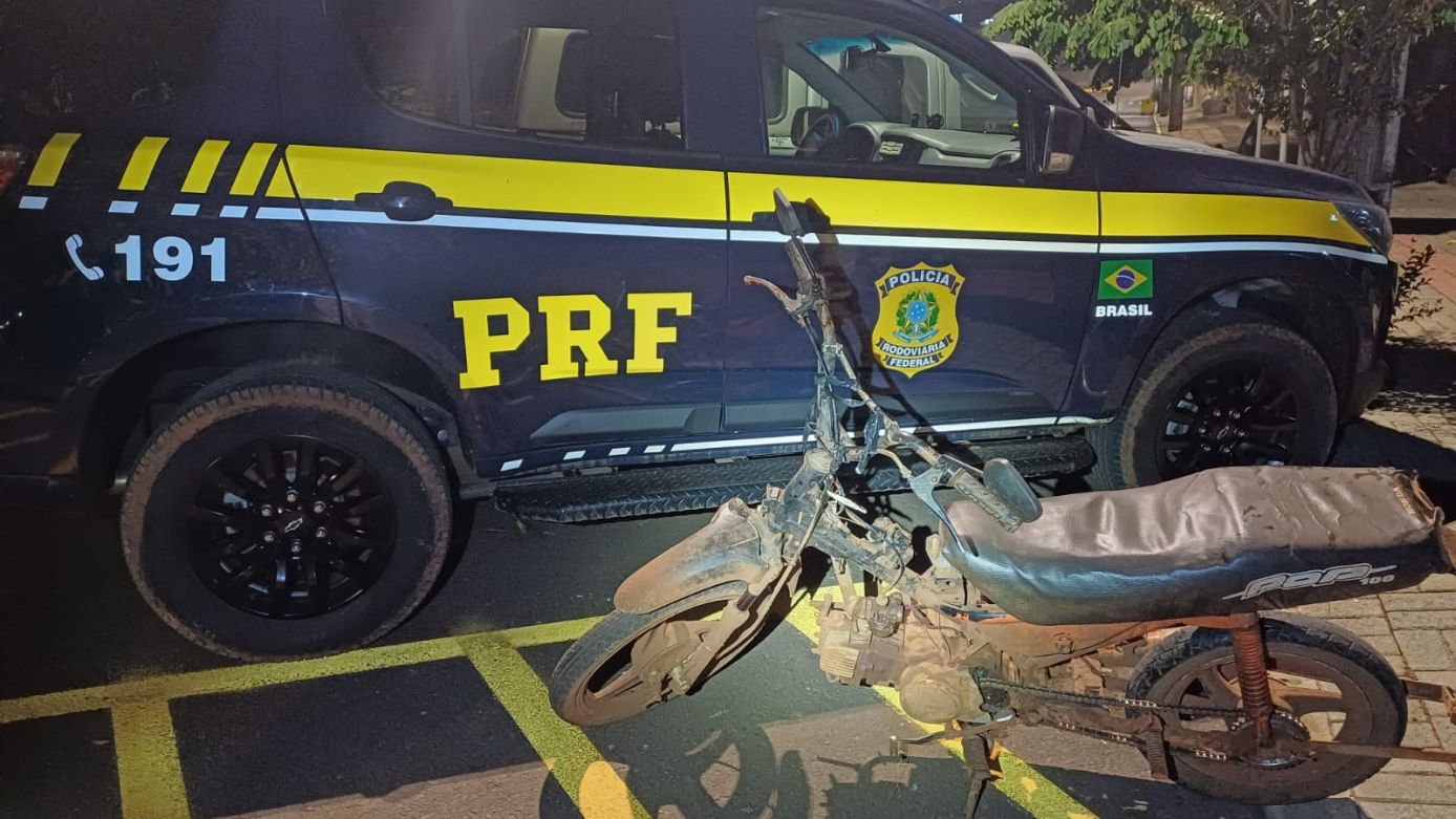 VÍDEO: moto sem placa, sem farol e conduzida por pessoa embriagada é abordada pela PRF em Xanxerê
