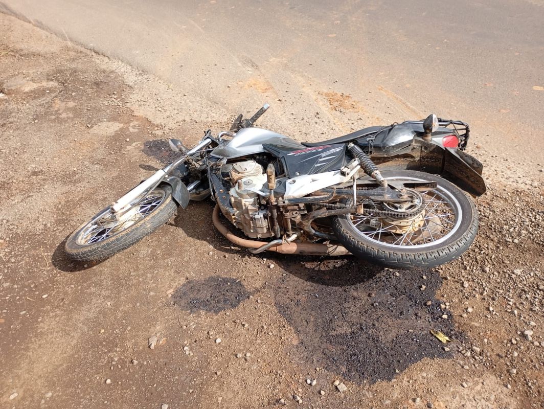 Colisão entre moto e carro deixa jovem ferido em Cunha Porã