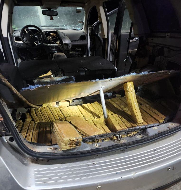 Maconha é encontrada em carro argentino incendiado e abandonado na BR-163